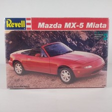 1993 Mazda MX-5 Miata Revell 1:25 Model Kit 7351 Sealed Box