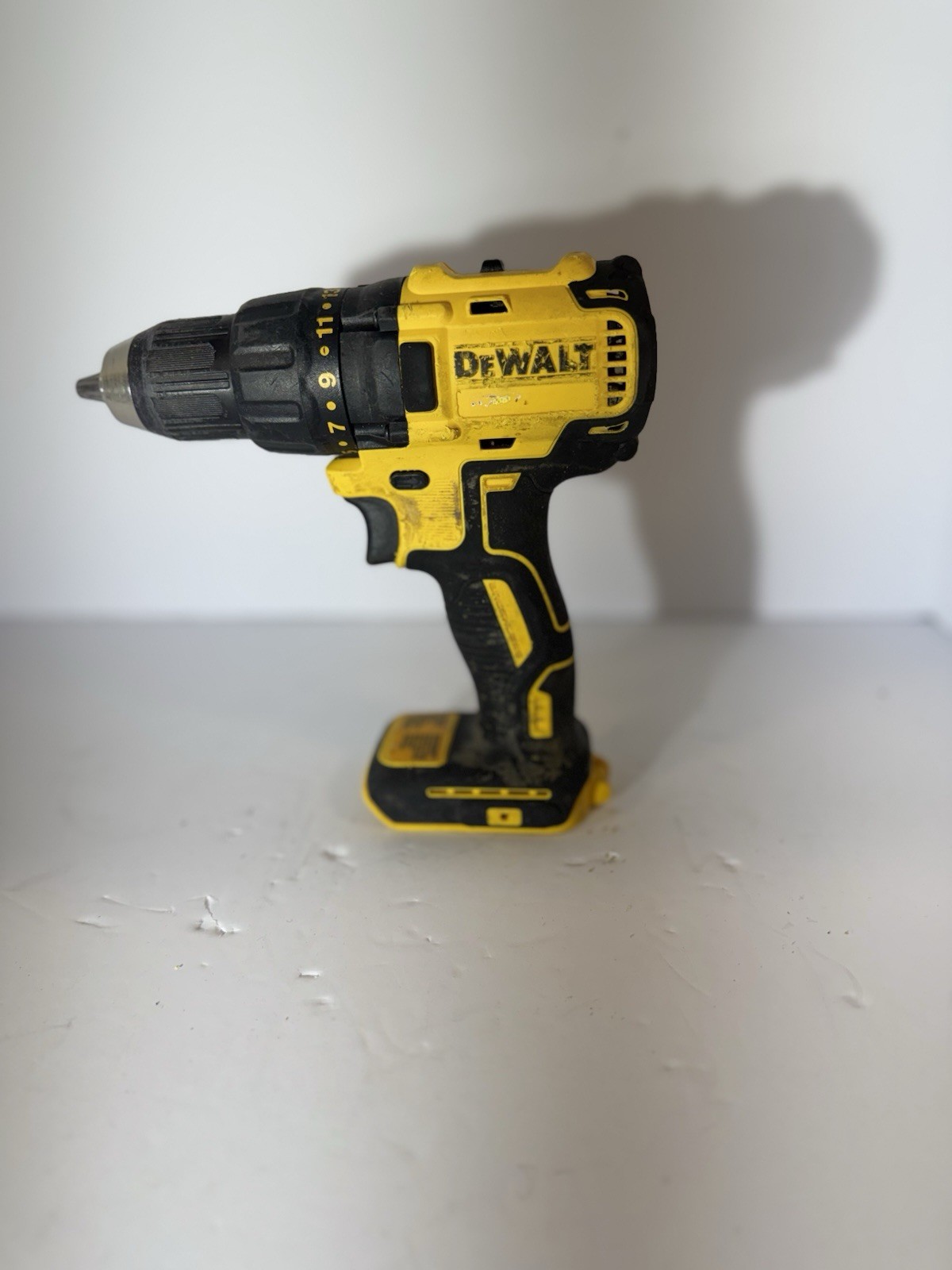 DEWALT DCD777 20V Volt Max Li-Ion Brushless 1/2" Drill/Drive