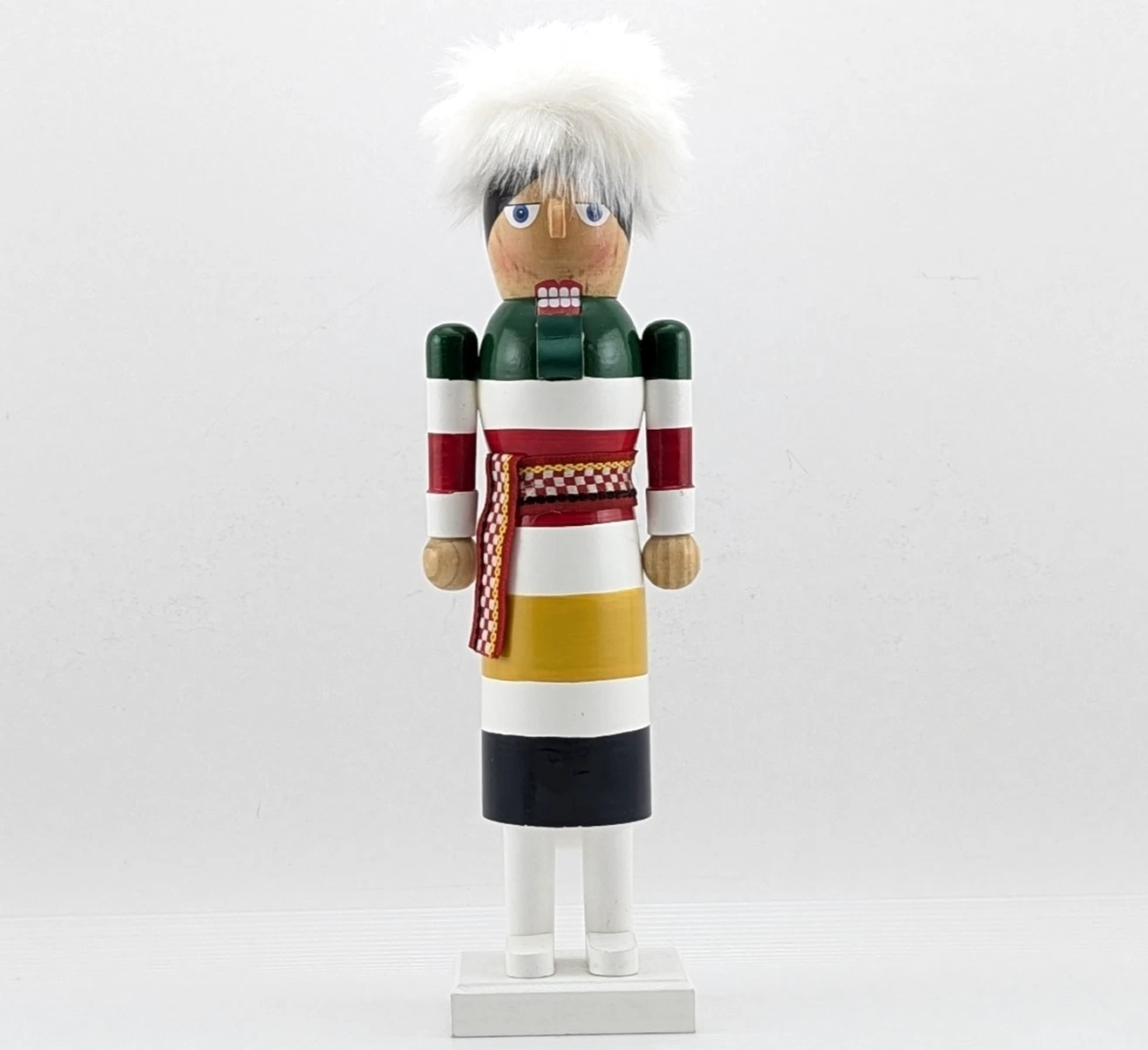 Hudson’s Bay La Baie D'Hudson Collection HBC 14" Merry Nutcracker Casse Noisette