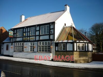 PHOTO  THE ROYAL OAK HOLTON LE CLAY 2010
