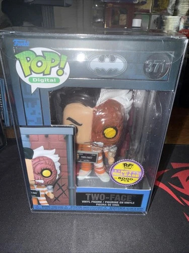 Funko Pop Digital Two-Face #371 Ultra 5000 PCS Batman