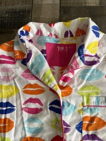 Pink Victoria's Secret Pajama Lounge Set Size Med Kisses Lips Pants Shirt Pocket