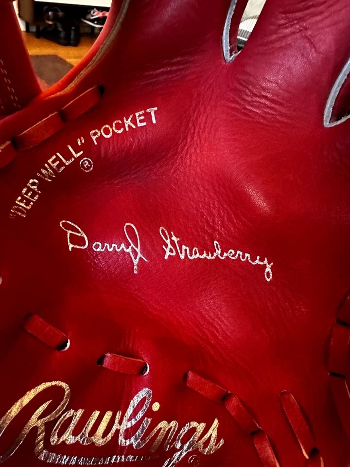 Guante de béisbol Rawlings 1445 Darryl Strawberry modelo exclusivo - casi como nuevo - rojo Foto 2 de 4