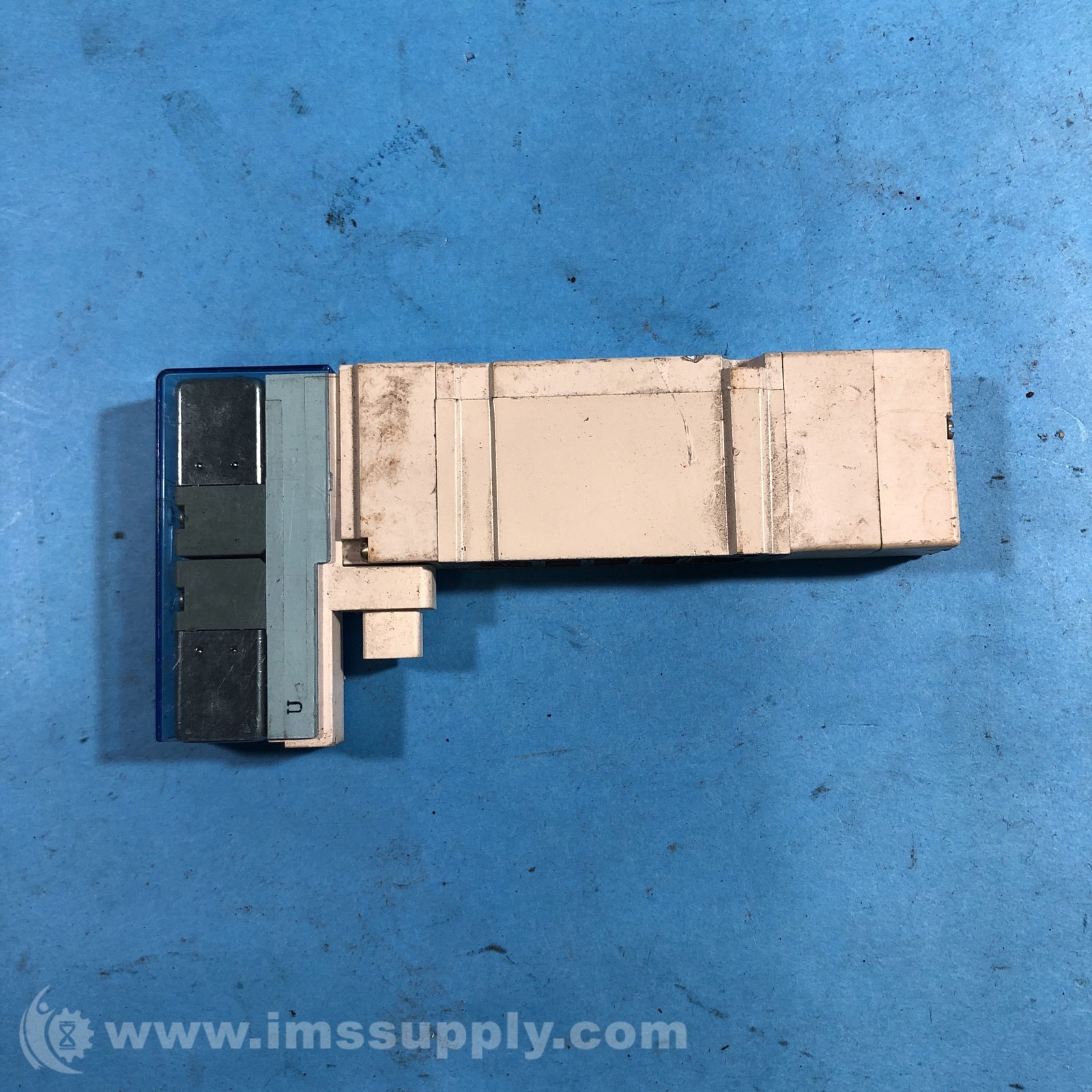 SMC SY5300-5U1 Manifold Valve 2071