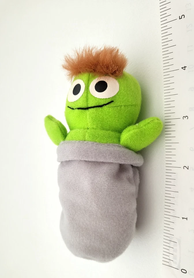 Juguete McDonalds Oscar the Grouch 12 cm Mini Bean Pal Peluche Plaza Sésamo 2002 4,5" Foto 4 de 4