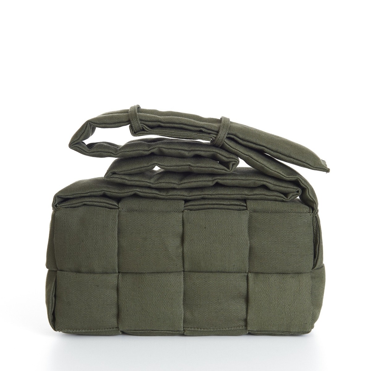 バッグ BOTTEGA VENETA PADDED TECH CASSETTE BAG Padded Tech Cassette Small shoulder bag in black - Bottega