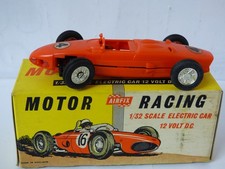 Airfix Motor Racing Ferrari 156 Shark Nose Grand Prix car red 1:32nd scale