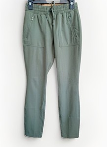 Magellan Outdoors Womens Lost Pine Hiking Pants Size M Green Water Repellent EUC