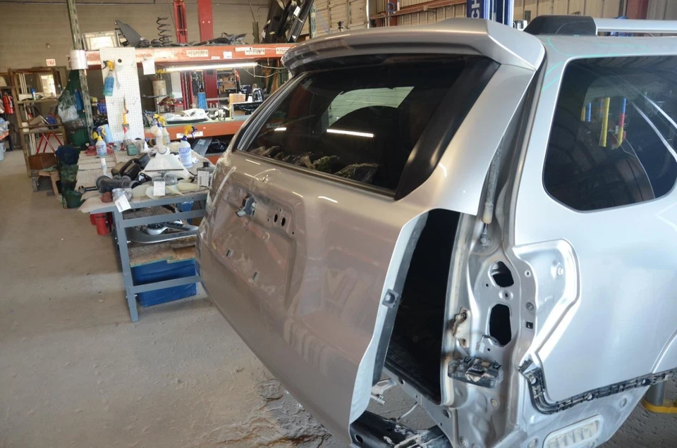 14-23 丰田 4Runner 4.0L 银色后备箱舱口组件 — 第 4/4 张图片