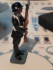 King & Country Germany LA 25 RIFLEMANPRESENTING ARMS Rare Retired — photo 5
