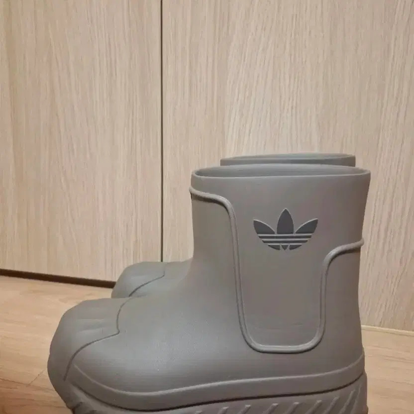 Adidas Men's Waterproof Boots, Size 240-245, Pre-Owned thumbnail 2