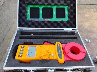 1pc Brand new FLUKE 1630 Stakeless Earth Ground Loop/AC Leakage Current Clamp