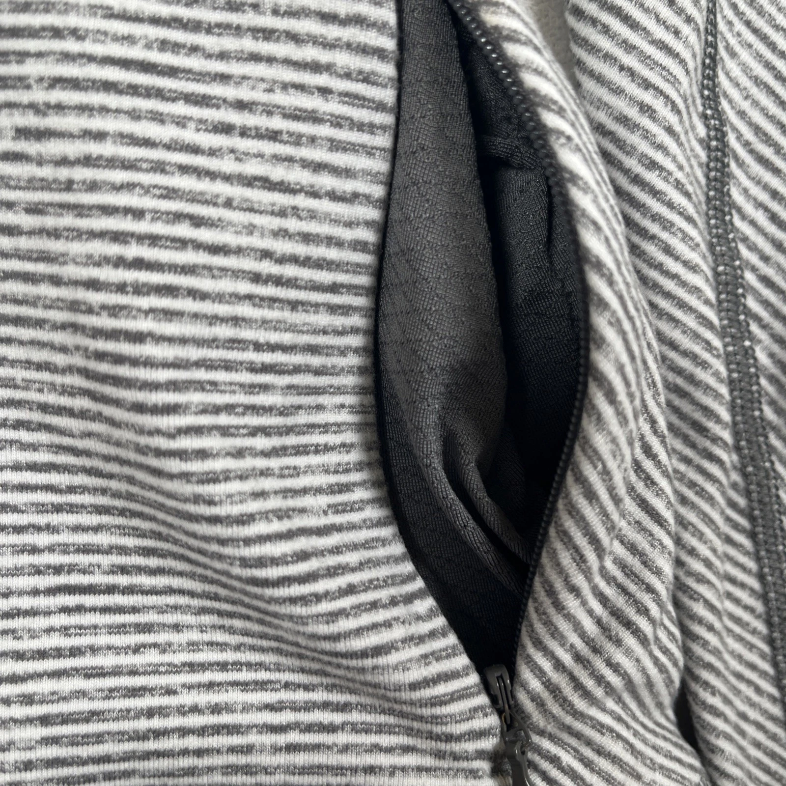 lululemon think fast tonka stripe heathered slate grey-white shirt