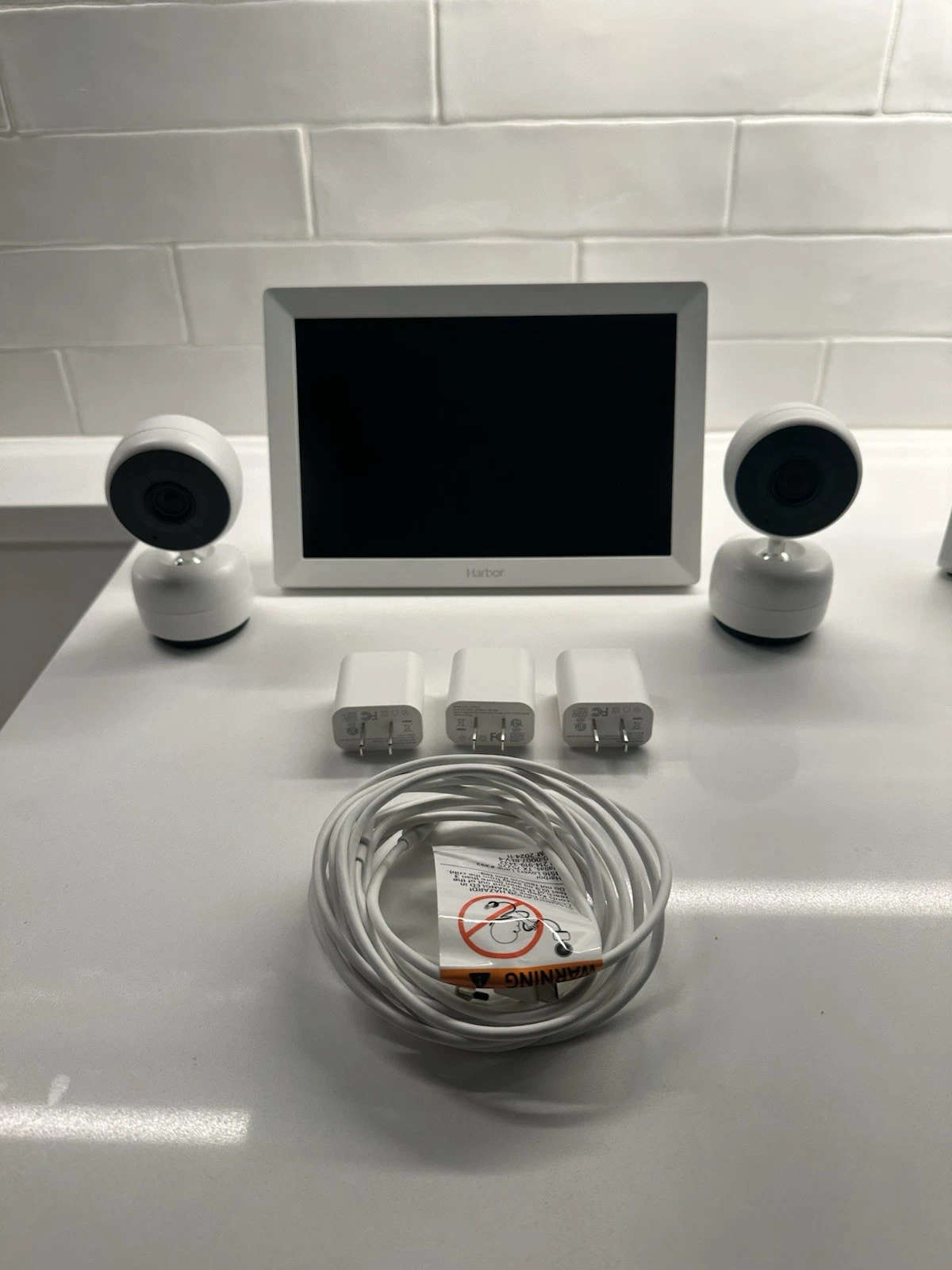 Harbor M01 Smart Baby Monitor with 10” Display & Stand and 2 Cameras Add-ons