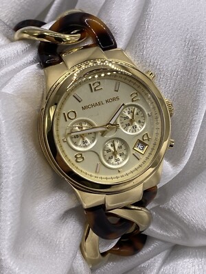 Michael Kors Runway Twisted Chain Bracelet Watch Michael Kors Runway MK3131 Wrist Watch for Women Broken  main image 3