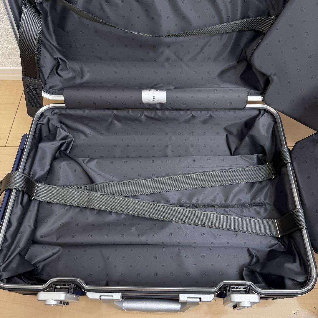 Authentic Rimowa Hybrid Cabin 32L Matte Blue Suitcase 55cm Authentic Rimowa Hybrid Cabin 32L Matte Blue Suitcase 55cm