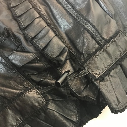 Chaqueta con volantes recortados de cuero genuino negra Moda International para mujer talla S - Imagen 5 de 5