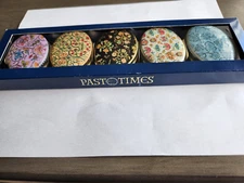 New VINTAGE Past Times Elizabethan Traveling SOAPS In Collectible Tins England