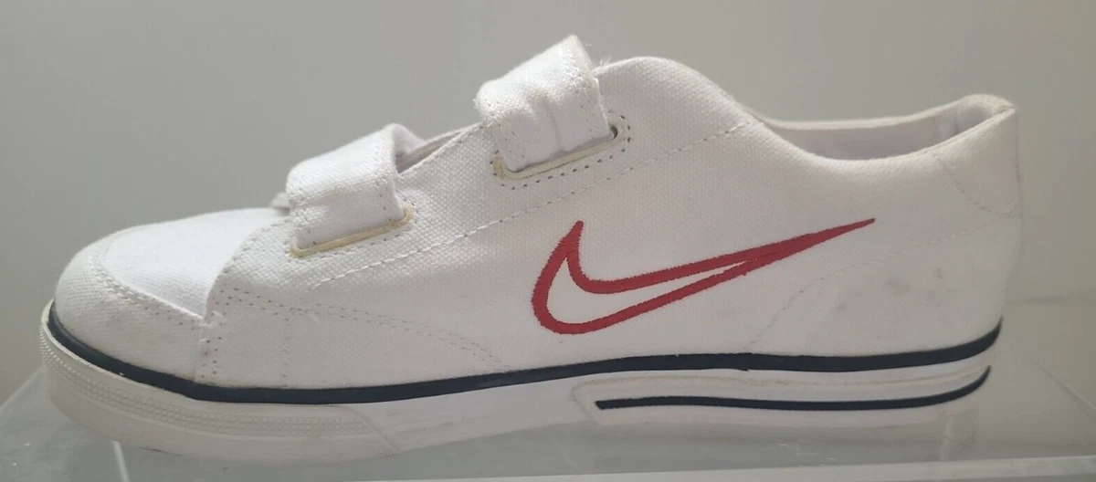 Nike junior sneakers cheap