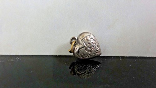 VICTORIAN REPOUSSE EMBOSSED & ETCHED 900 Silver Sign. Puffy HEART CHARM PENDANT - Picture 4 of 6