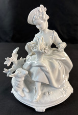 Dame mit Korb und Lamm, Unterweissbach, Porzellanfigur Rokoko, Mod. 8321