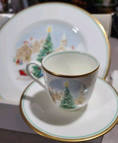 Mikasa Bone China Merry Christmas Plate, Cup & Saucer In Original Box - Picture 3 of 12