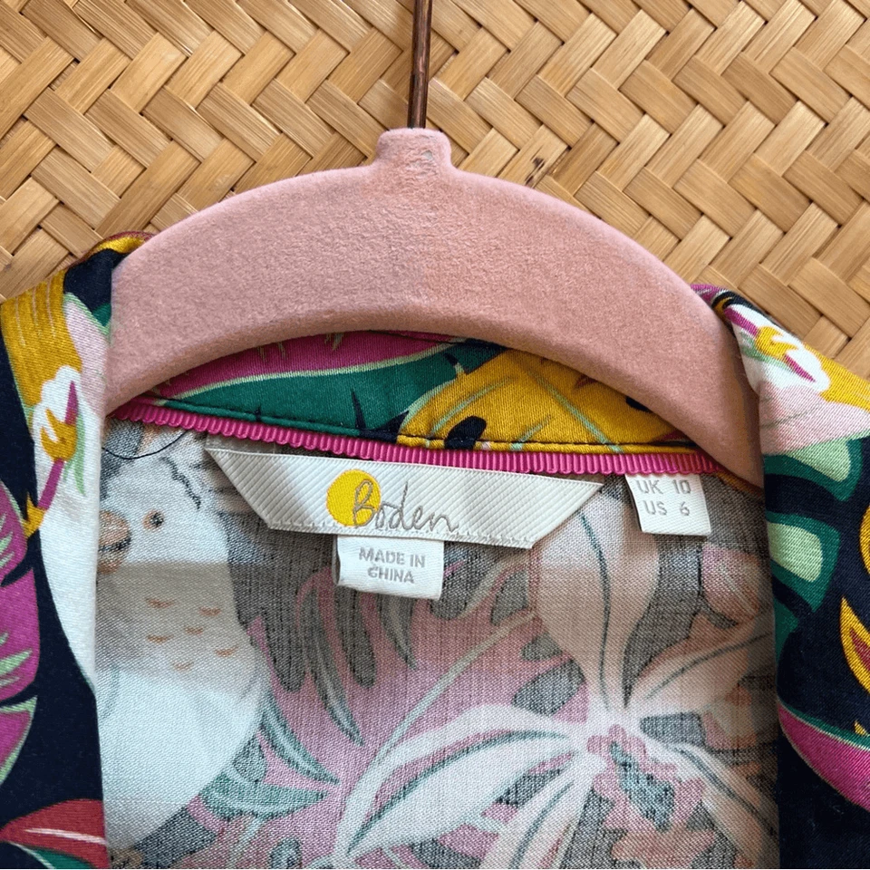 Boden tropical parrot print two piece set button down shirt & shorts size 4/6 - Image 2 of 4