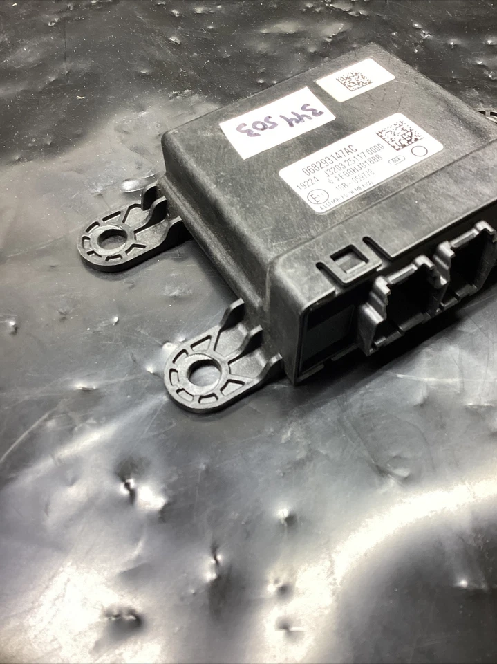 2017 2018 2019 2020 chrysler pacifica telematics module 068293147AC - Imagen 2 de 4