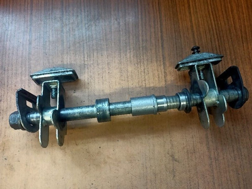 Hinterachse mit Kettenspanner etc. Achse Eje Suzuki GSF 600 Bandit 1995 - 1999