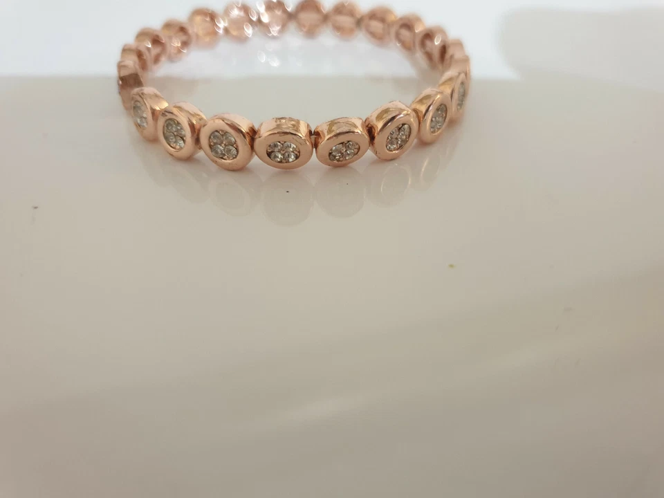 Brazalete chapado en oro con piedras Foto 4 de 4