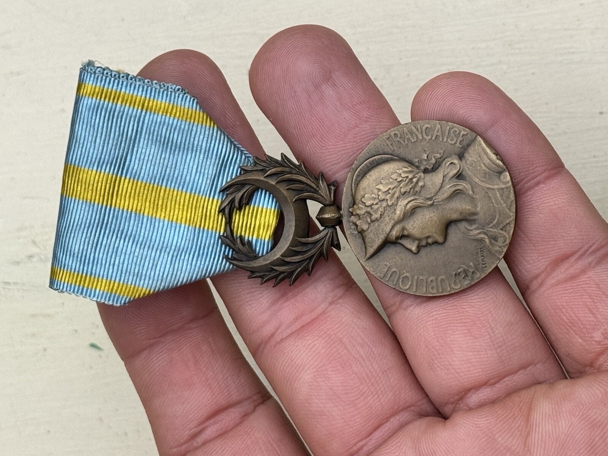 TROISIÈME RÉPUBLIQUE Médaille, Alliance française fme_815200 Médailles