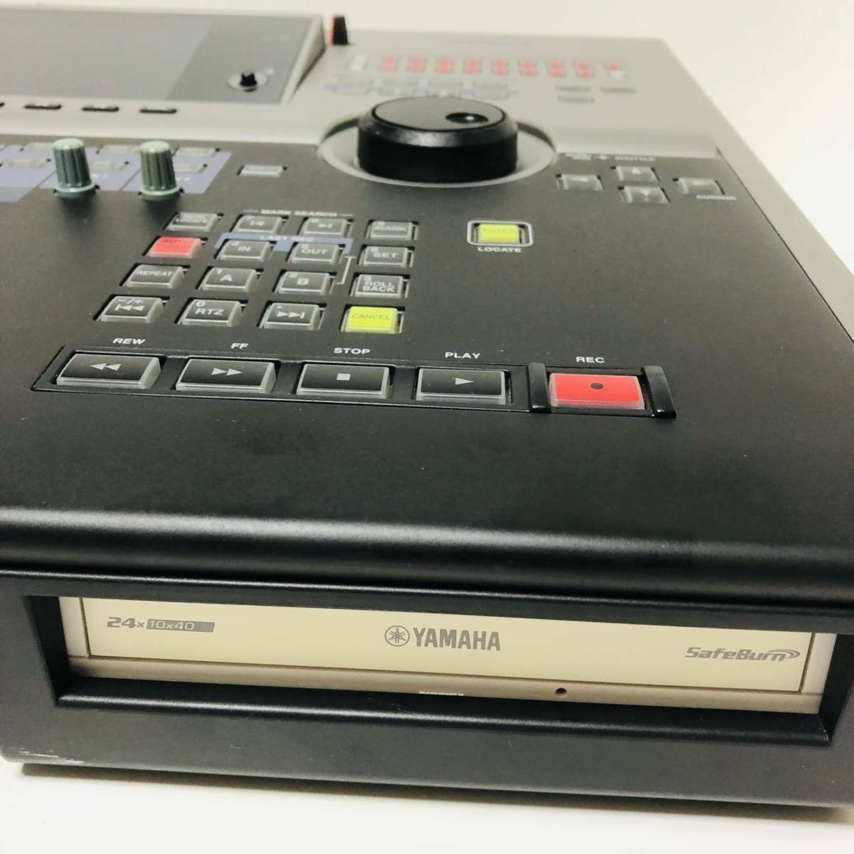 Yamaha AW2816 Professional Audio Workstation 16 Track Yamaha AW2816 Professional Audio Workstation 16 Track
