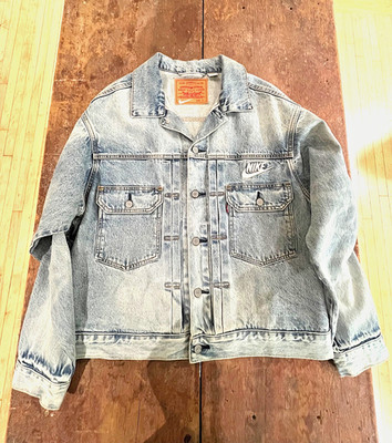 Levi's x Nike Trucker Denim Jacket - Size Medium - NEW! EXCLUSIVE