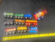 childrens train set wooden cars w/ Thomas lot of 9 w/ ladder car