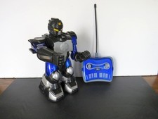 Sharper Image MerchSource Sock 'em 27MHz RC Battle Robot