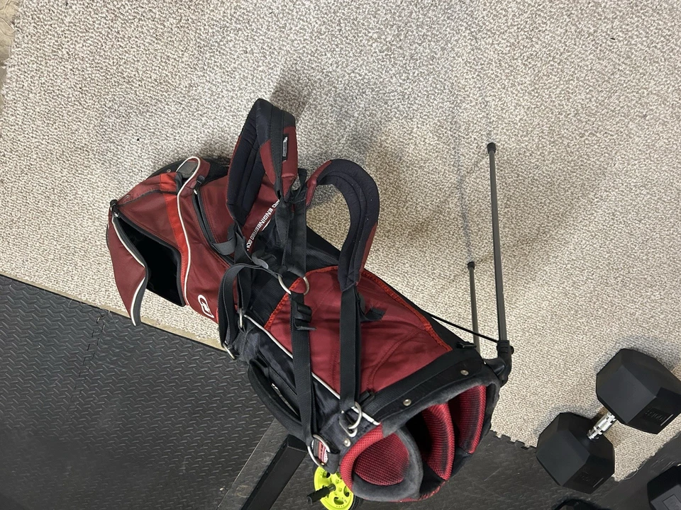 Bolsa de golf OGIO Vaporlite agarre elevador rojo y negro Foto 3 de 4