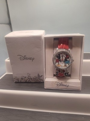  Disney Mickey and Minnie I Love You Kissing  Watch with Charms New / Fresh Batt