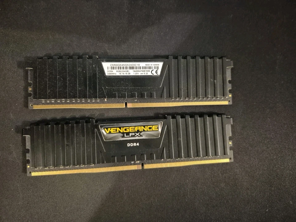 8GB Corsair Vengeance LPX DDR4 2400MHz [2x4GB]  - Image 2 of 4