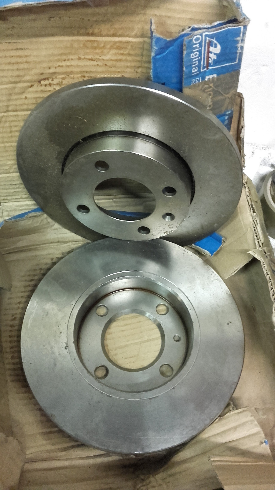 Plus de vibrations au freinage avec les disques de frein avant DDF103 pour Caddy 2