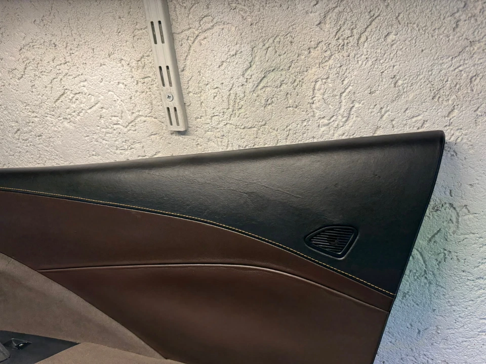 Türverkleidung Vorne Rechts Corvette C7 OEM Alcantara Braun - Bild 4 von 4