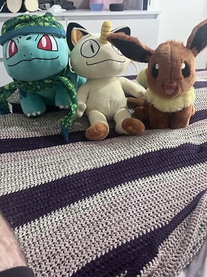 Build a Bear Bulbasaur mit Schal. Build A Bear Eevee. Build A Bear Meowth