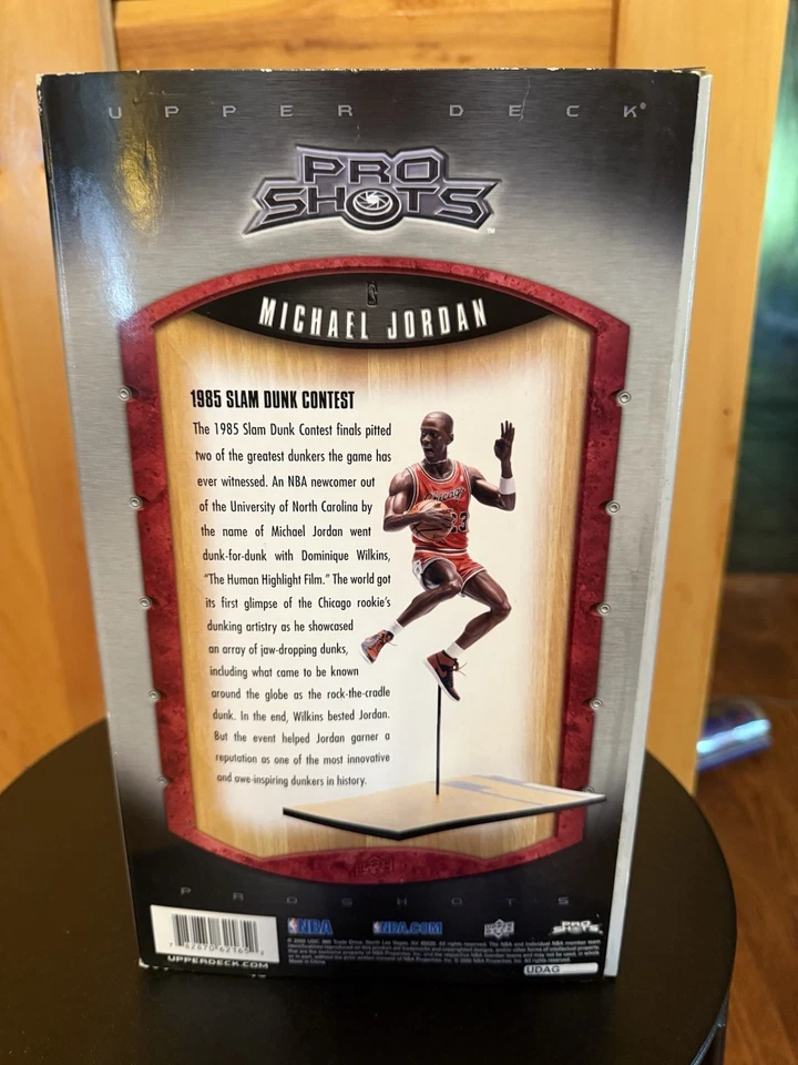 Figura de 6 pulgadas con tarjeta Michael Jordan UD Pro Shots 1985 Slam Dunk Contest Foto 3 de 4