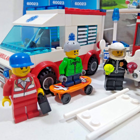 🔥LEGO 60023 CITY STARTER SET 100% Complete w/ Instructions & Minifigures NICE