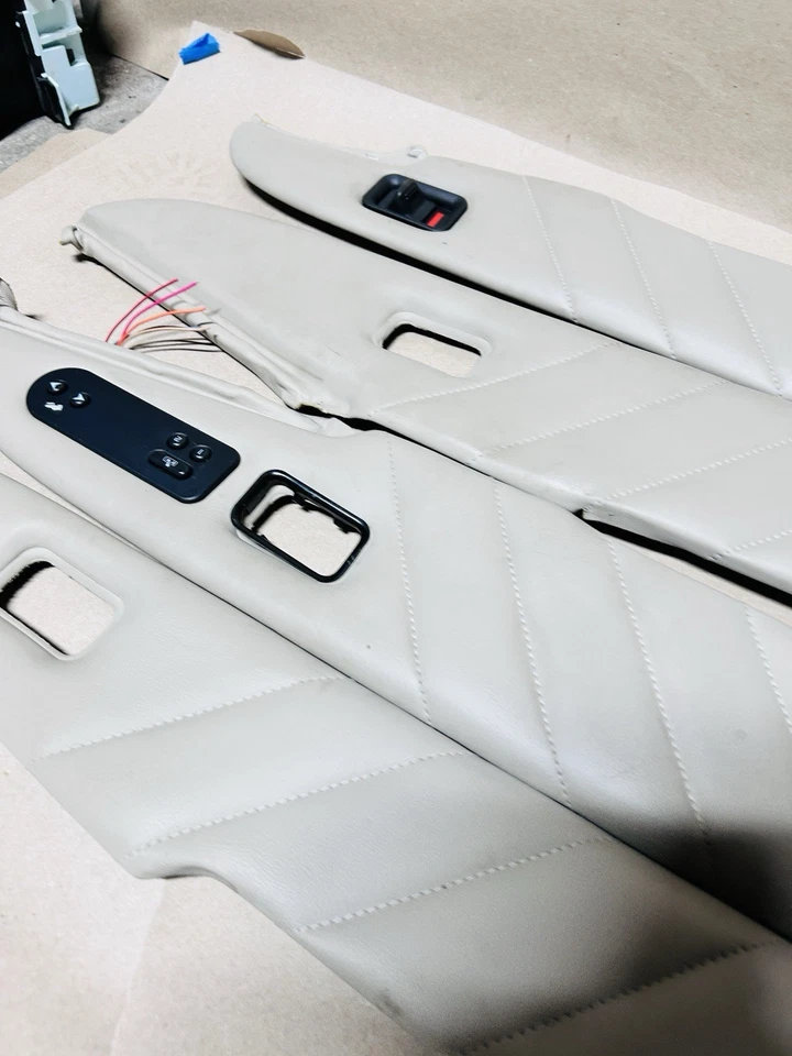 Вставки верхние для дверной панели 2004-2006 Cadillac Escalade ПЛАТИНА СЛАНЦЕВО-КОРИЧНЕВЫЕ от оригинального производителя - Изображение 4 из 4