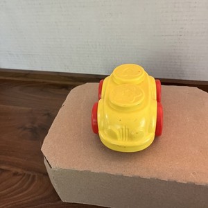 VTG FISH-PRICE INC 1996 LITTLE PEOPLE PLASTIC CAR #71151 MADE IN MEXICO