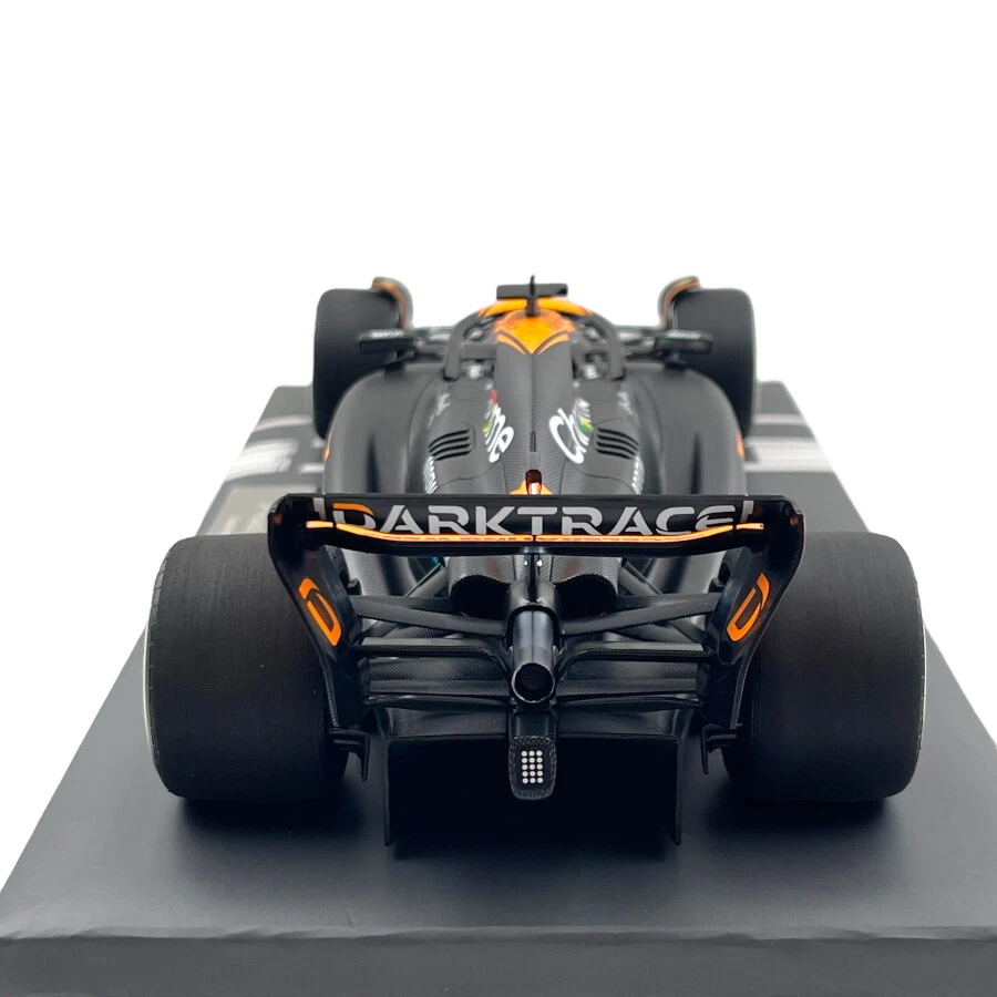 Modellino F1 Minichamps 1/18 McLaren MCL60 Oscar Piastri #81 3rd Place Japane... - Immagine 4 di 4
