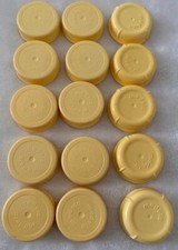 Medela Breastmilk Pumping Storage Feeding Bottles Lot 15 Yellow Screw Caps Lids