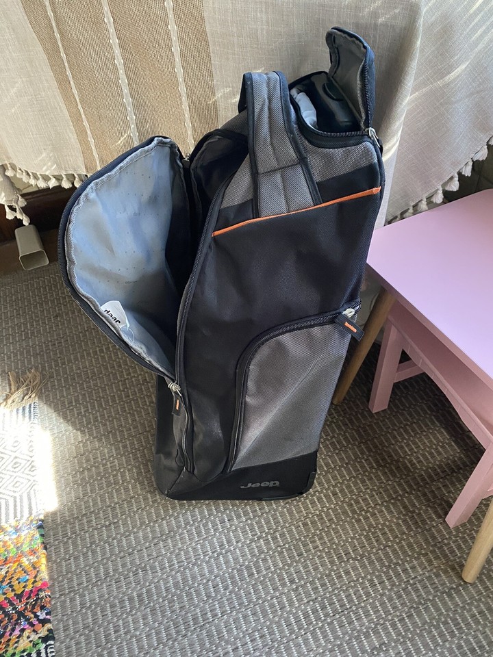 JEEP Duffle Travel Bag Luggage wiht 2 Wheels And Telescoping Handle