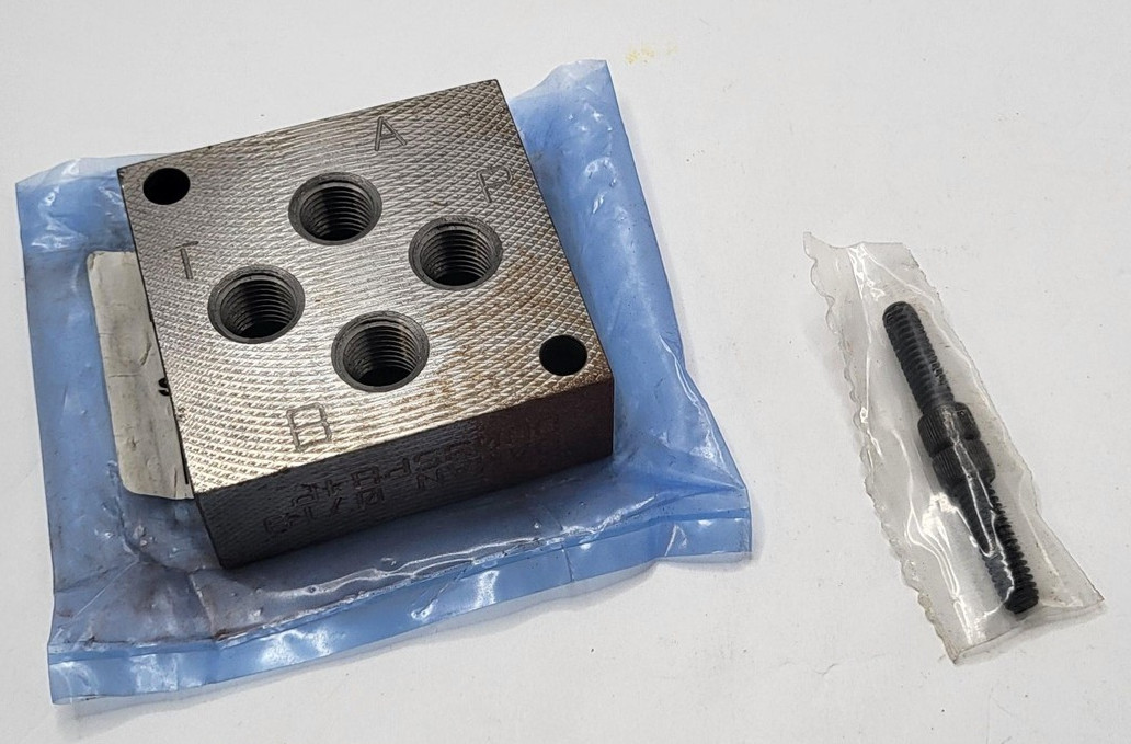 Daman SPD22NS35 Hydraulic Valve Subplate Bottom Ports w/ Stud Steel DD03SPB4P