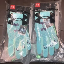 MEDIUM UNDER ARMOUR SPOTLIGHT LE ADULT RECEIVER FOOTBALL GLOVES 2 PAIR